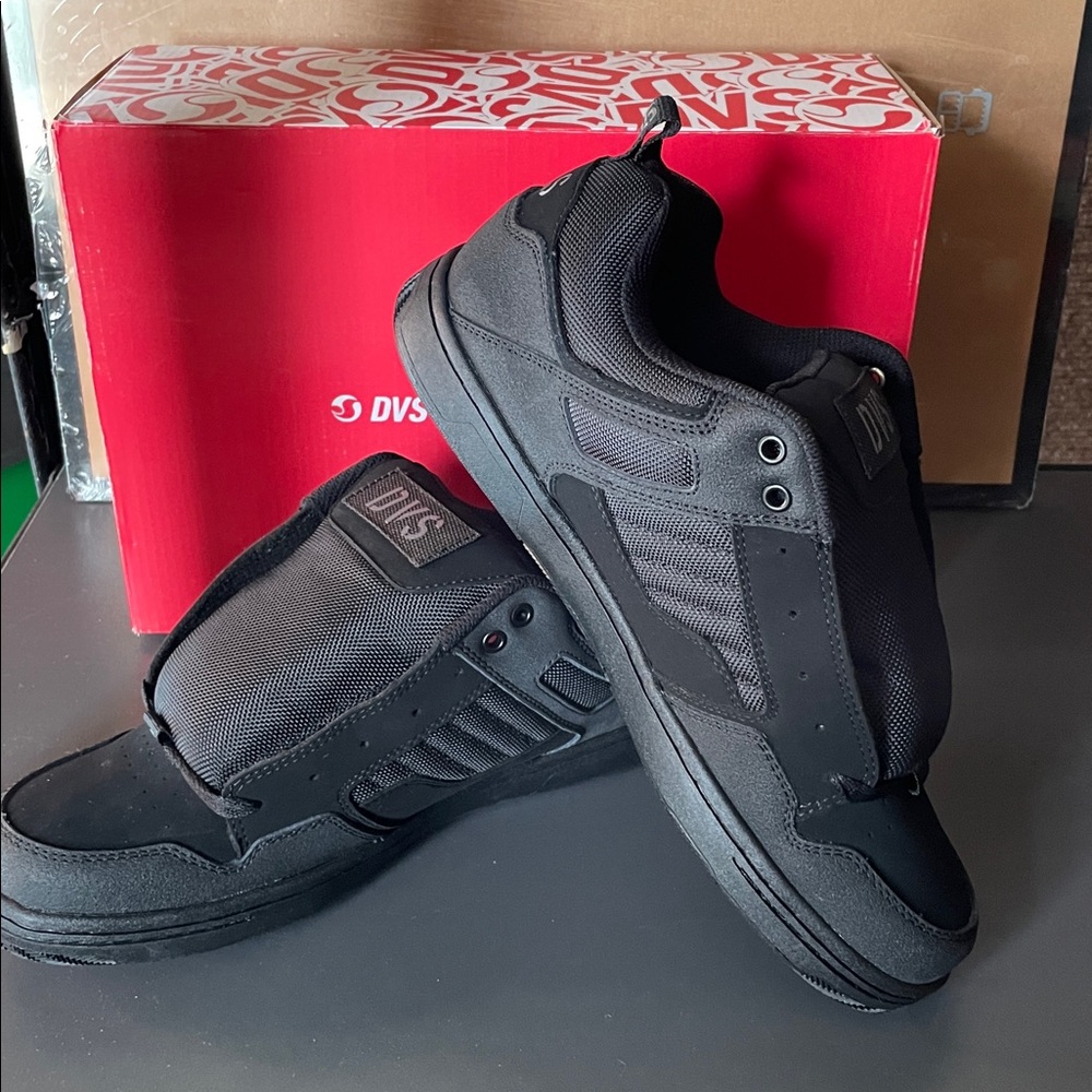 DVS Enduro Heir Men's Black Sneakers - Picture 3 of 5